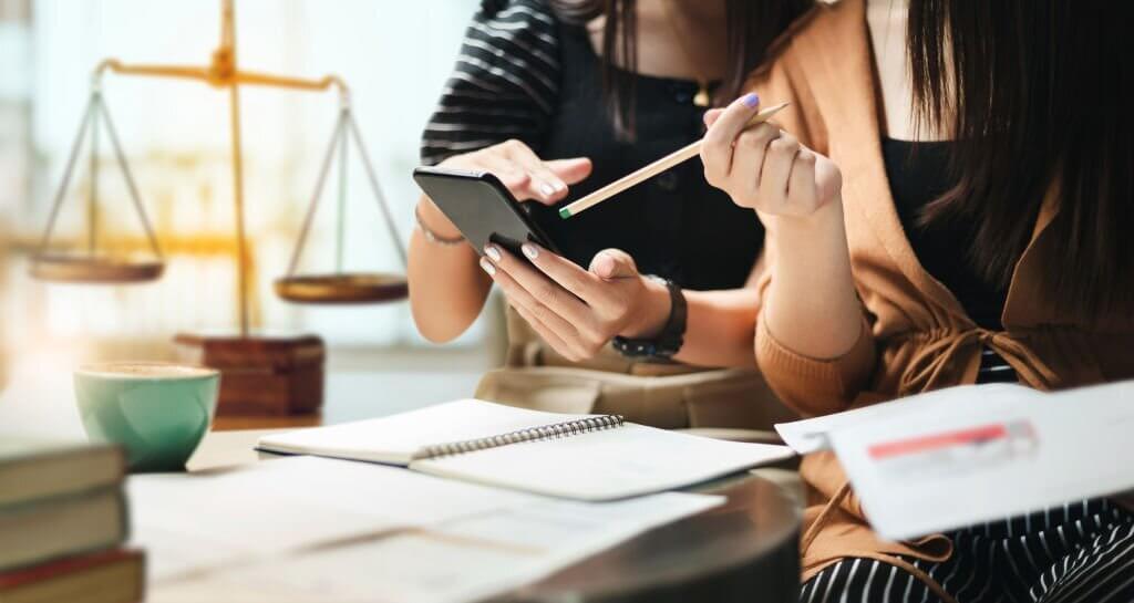 Top Reasons to Hire a Mobile Notary in Newport Beach